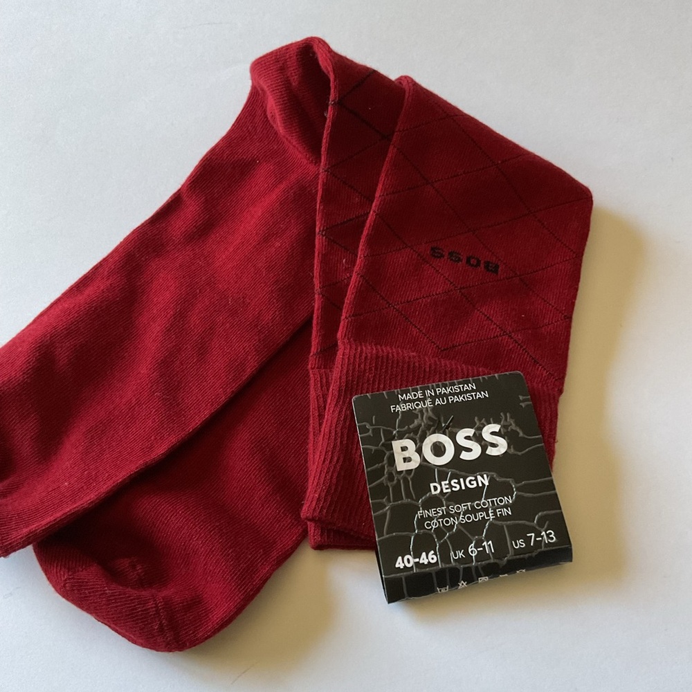 HUGO BOSS MENS COTTON SOCKS RED OS NWT